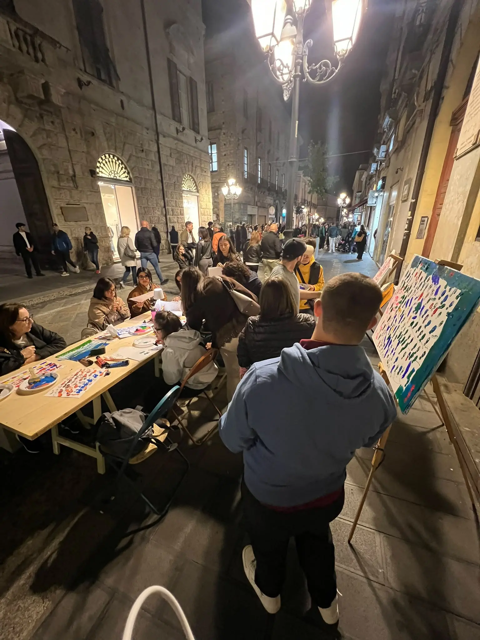 Catanzaro, “Strade di Velluto” protagonista dell’inaugurazione di Isola 22: arte e inclusione nel cuore della città\n