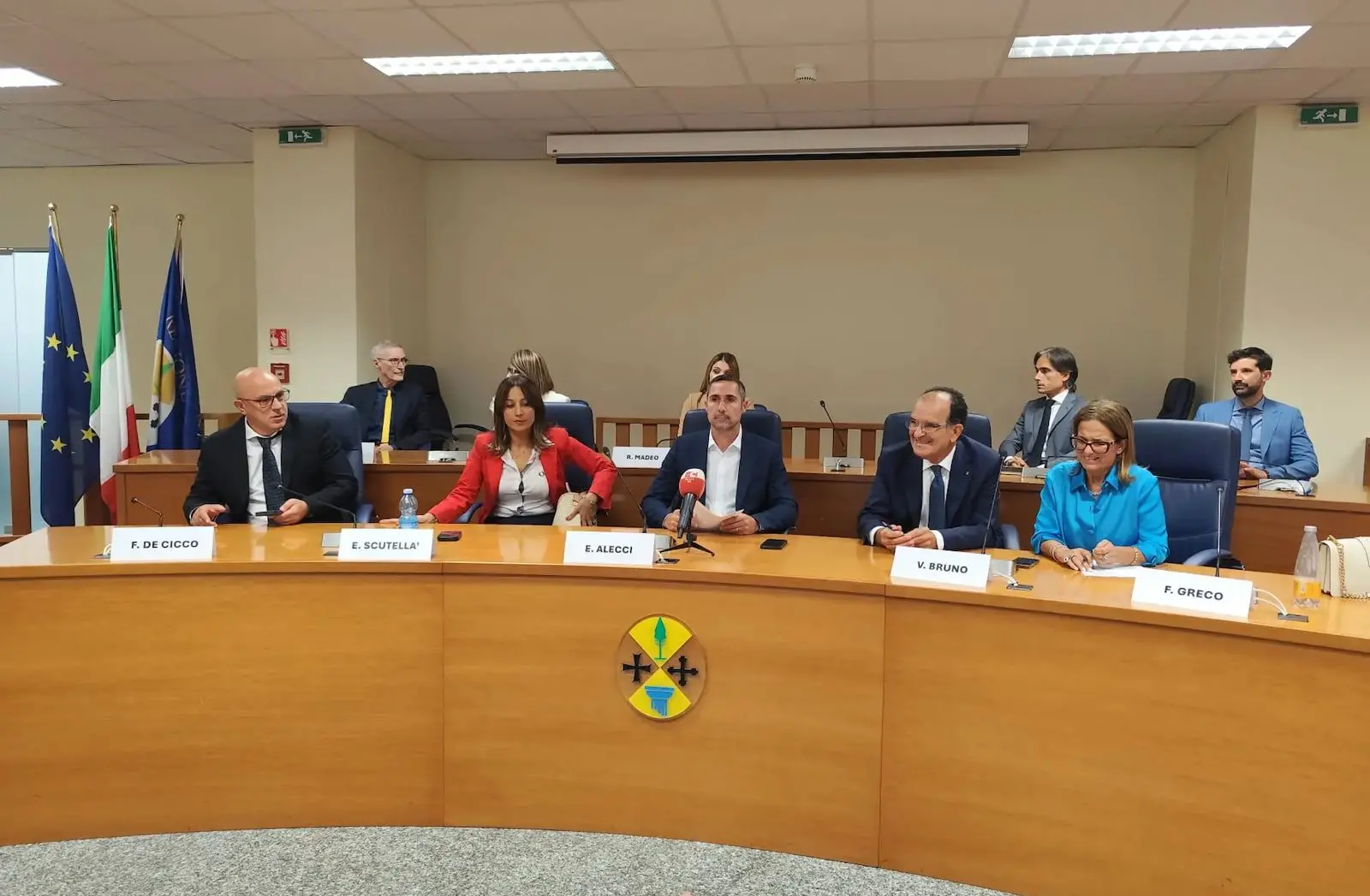 Trasporto pubblico locale in Calabria, l’opposizione regionale attacca Occhiuto: «Basta scorciatoie e giochetti»\n