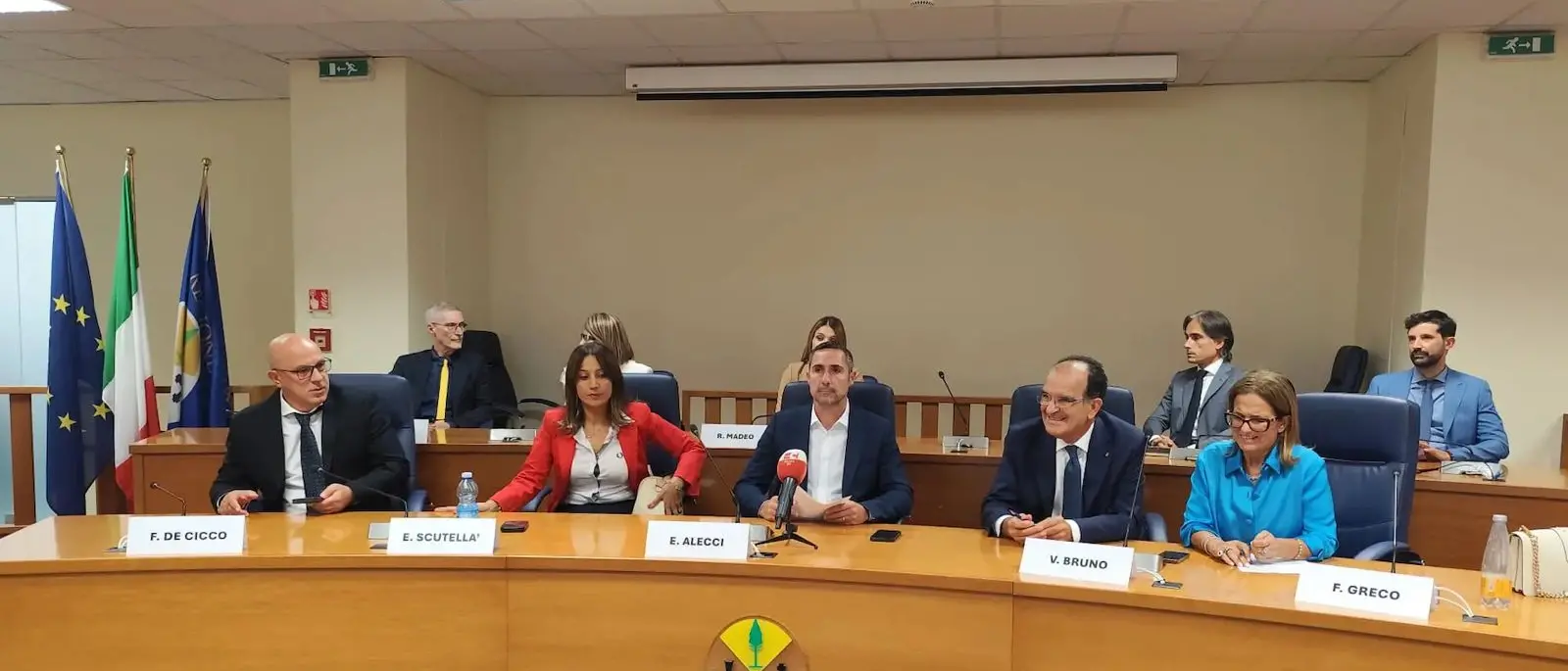 Trasporto pubblico locale in Calabria, l’opposizione regionale attacca Occhiuto: «Basta scorciatoie e giochetti»\n