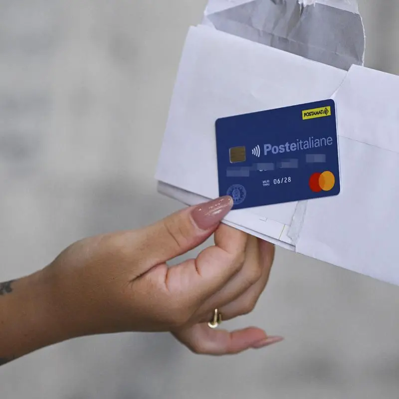 Carta “Dedicata a te”, 77mila carte in Calabria: chi rientra e chi resta fuori\n