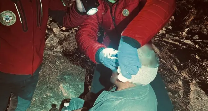 Si perde nei boschi durante una battuta di funghi: 62enne salvato dal Soccorso Alpino\n
