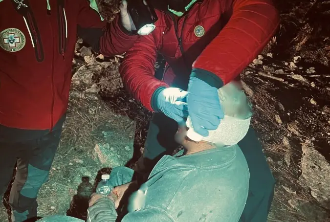 Si perde nei boschi durante una battuta di funghi: 62enne salvato dal Soccorso Alpino\n
