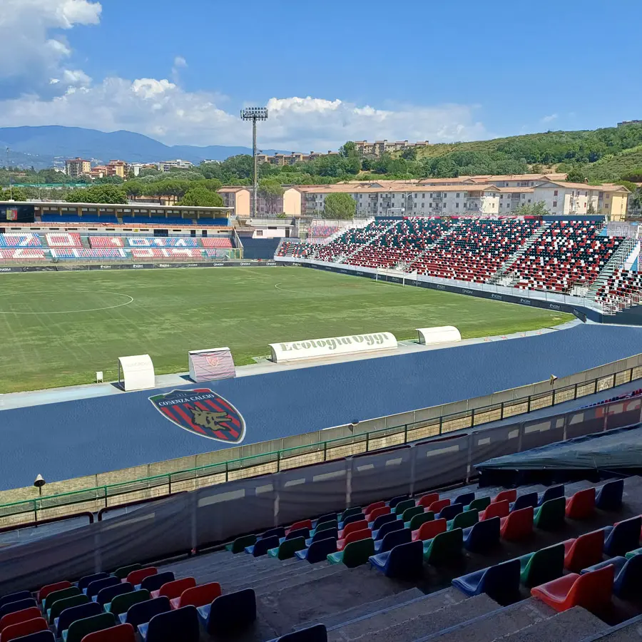 Cosenza calcio, la giustizia tributaria annulla l'ingiunzione del Comune sull'imposta di pubblicità\n