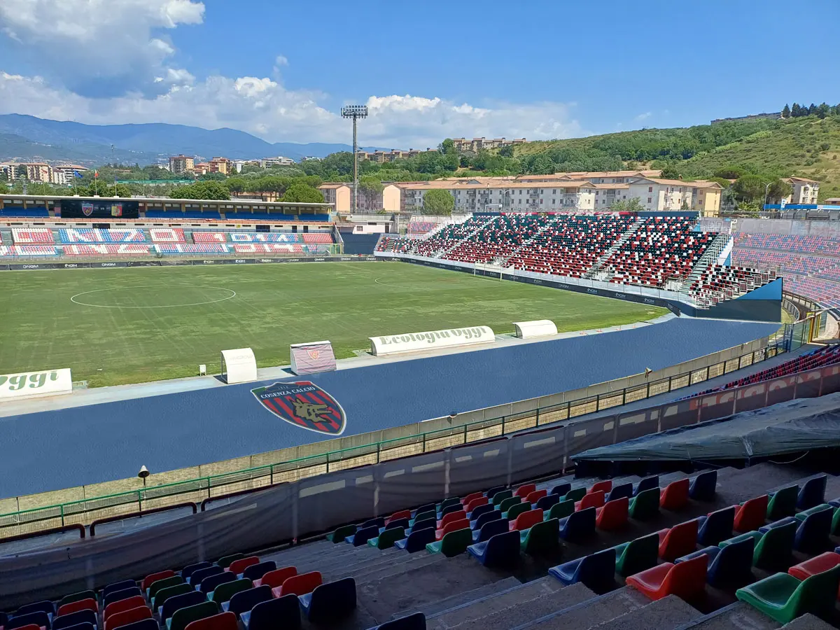 Cosenza calcio, la giustizia tributaria annulla l'ingiunzione del Comune sull'imposta di pubblicità\n