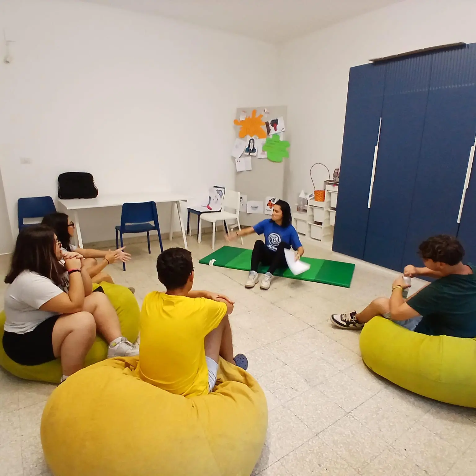 DesTEENazione Reggio Calabria: studio, creatività, sostegno alle famiglie e nuove opportunità per i giovani nel programma 2026–2027\n