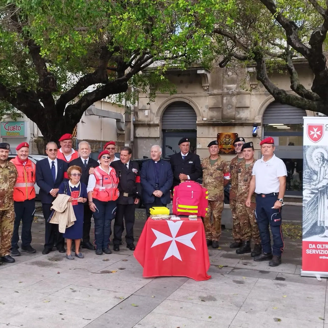 La pioggia non ferma la solidarietà: a Locri la Giornata Nazionale dell’Ordine di Malta si trasforma in un laboratorio di primo soccorso\n