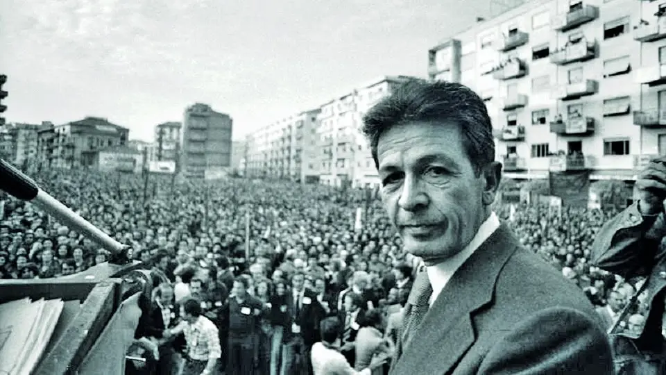Enrico Berlinguer a Cosenza nel 1976 (foto tratta dal web)