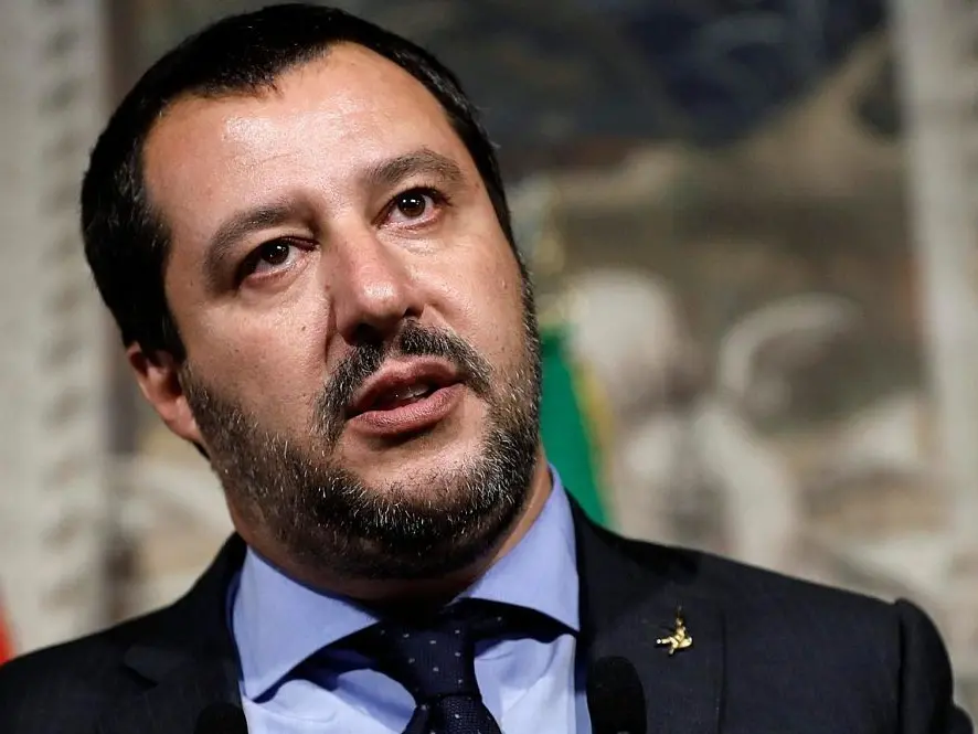 Lega, Salvini si dimette da segretario: «Pronto a ricandidarmi». E vuole l’azzeramento dei vice