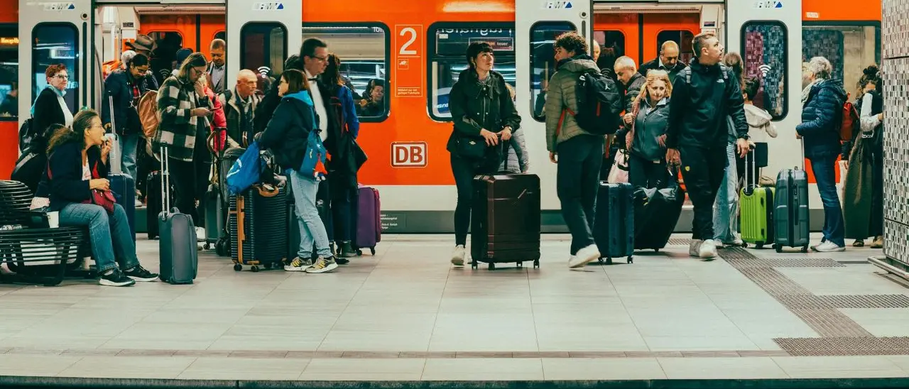 Giovani Expat, la grande fuga e la voglia di tornare: le tre condizioni per il rientro in Italia\n