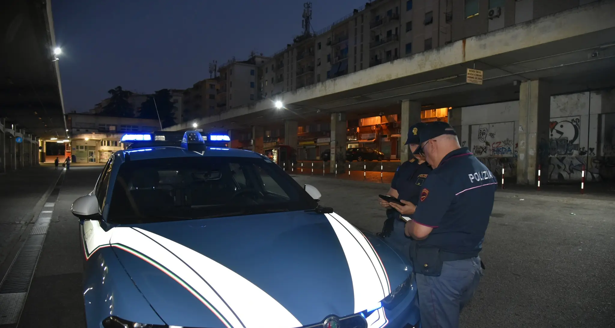 Cosenza, su 240 persone identificate in zona Autostazione 57 avevano precedenti di Polizia\n