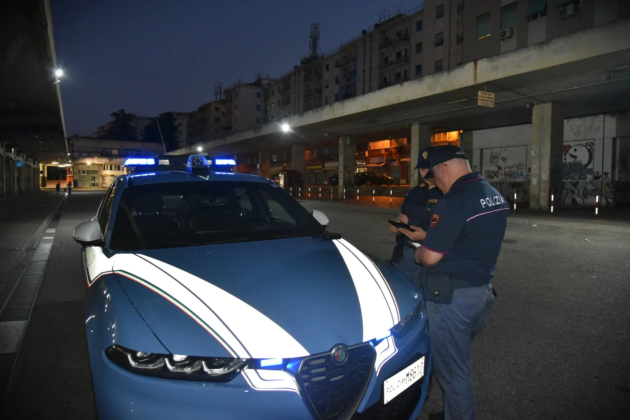 Cosenza, su 240 persone identificate in zona Autostazione 57 avevano precedenti di Polizia\n