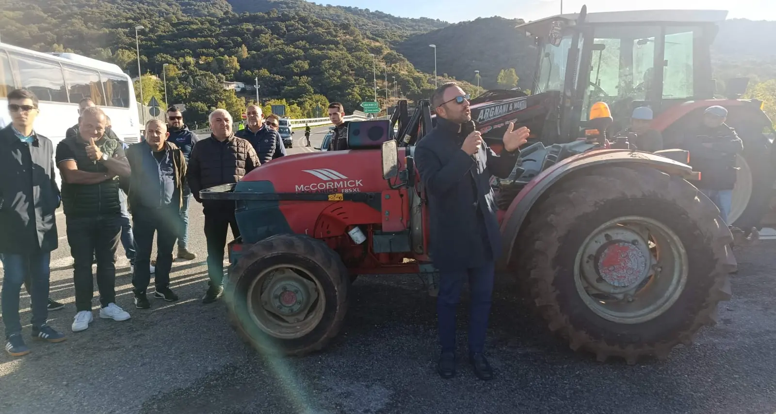 Agricoltori e autotrasportatori, il Movimento Popolare Nazionale: «La mobilitazione non si ferma»\n