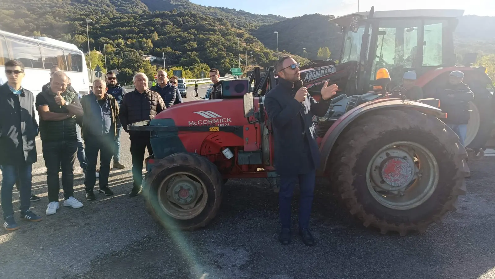 Agricoltori e autotrasportatori, il Movimento Popolare Nazionale: «La mobilitazione non si ferma»\n