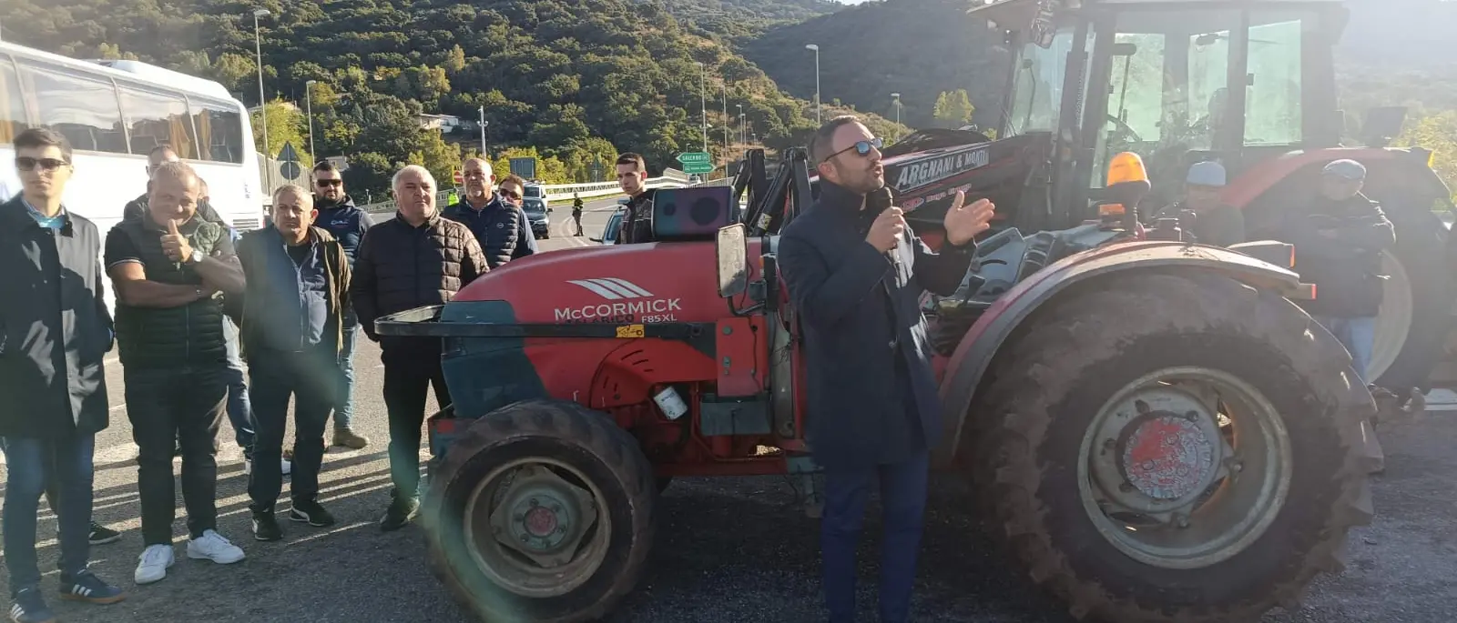 Agricoltori e autotrasportatori, il Movimento Popolare Nazionale: «La mobilitazione non si ferma»\n