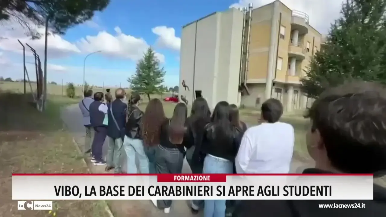 Vibo, la base dei Carabinieri si apre agli studenti