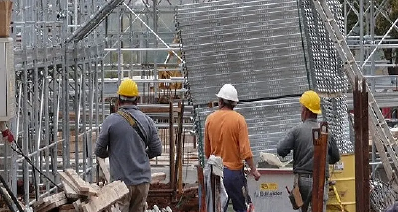 Protesta degli autotrasportatori, ora a rischio anche i cantieri del Vibonese. L'allarme di Ance: «Possibile il fermo per mancanza di\u00A0forniture»\n