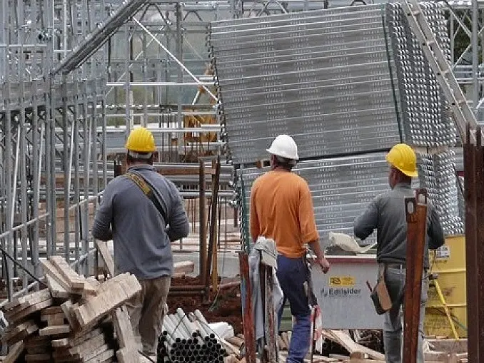 Protesta degli autotrasportatori, ora a rischio anche i cantieri del Vibonese. L'allarme di Ance: «Possibile il fermo per mancanza di forniture»