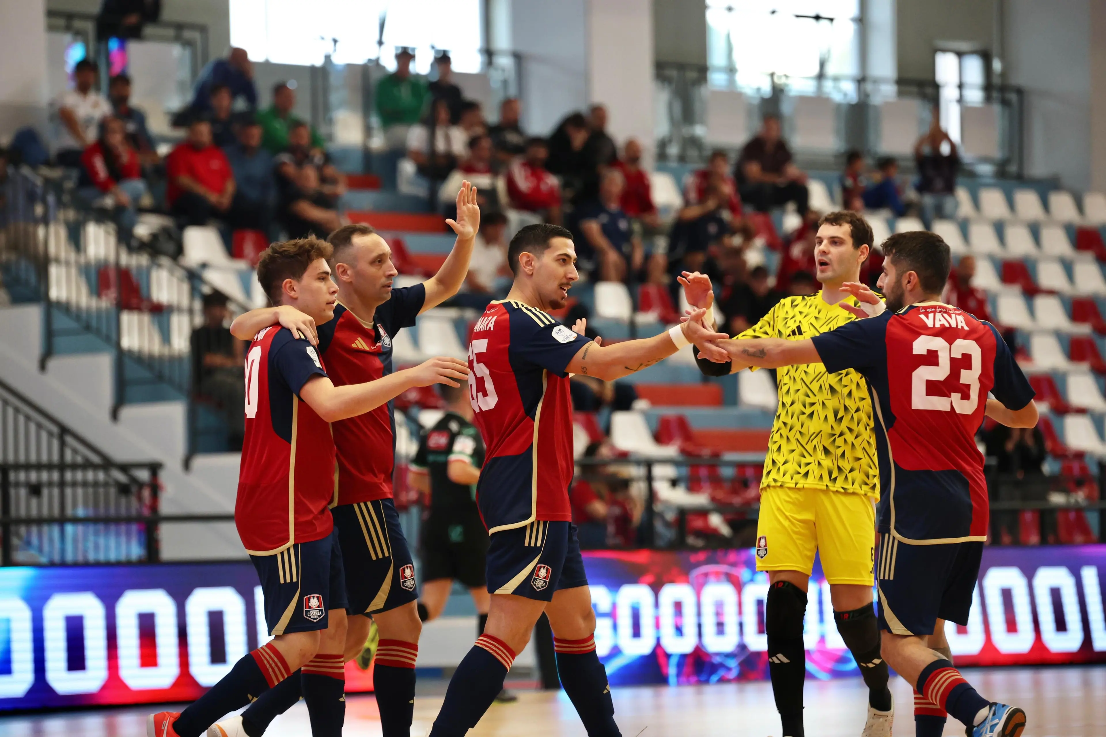 Pirossigeno Cosenza, poker alla CDM Futsal: i rossoblù volano in vetta da soli\n