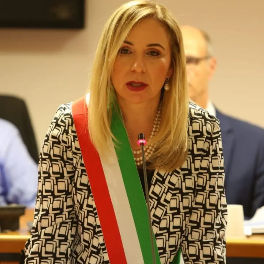 Gioia Tauro, accessi abusivi alla posta del sindaco: la Procura chiede il rinvio a giudizio di un ex funzionario comunale\n