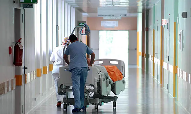 L'illusione dell'efficienza e il prezzo del silenzio: il dramma della sanità in Calabria\n