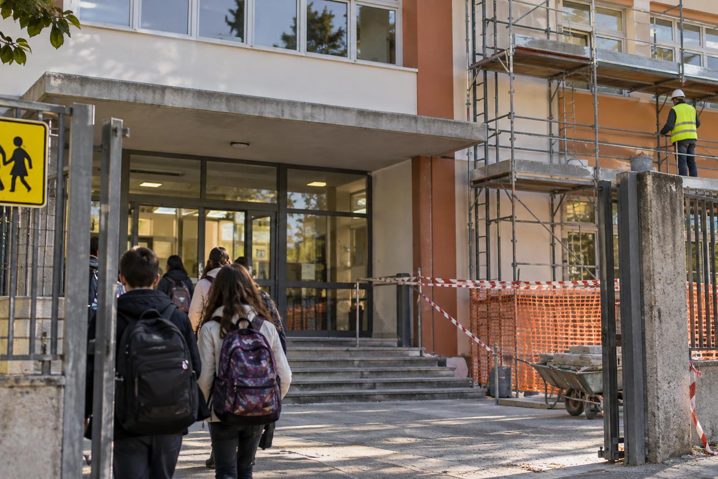 Vibo, quasi 2 milioni di euro per mettere in sicurezza sette scuole: ecco  gli edifici interessati. Altri 500mila per Bivona e la rete idrica