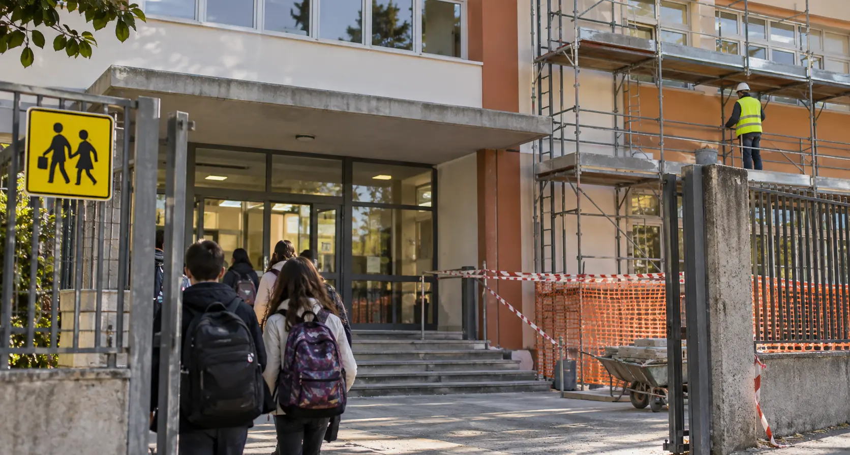 Vibo, quasi 2 milioni di euro per mettere in sicurezza sette scuole: ecco gli edifici interessati. Altri 500mila per Bivona e la rete idrica\n