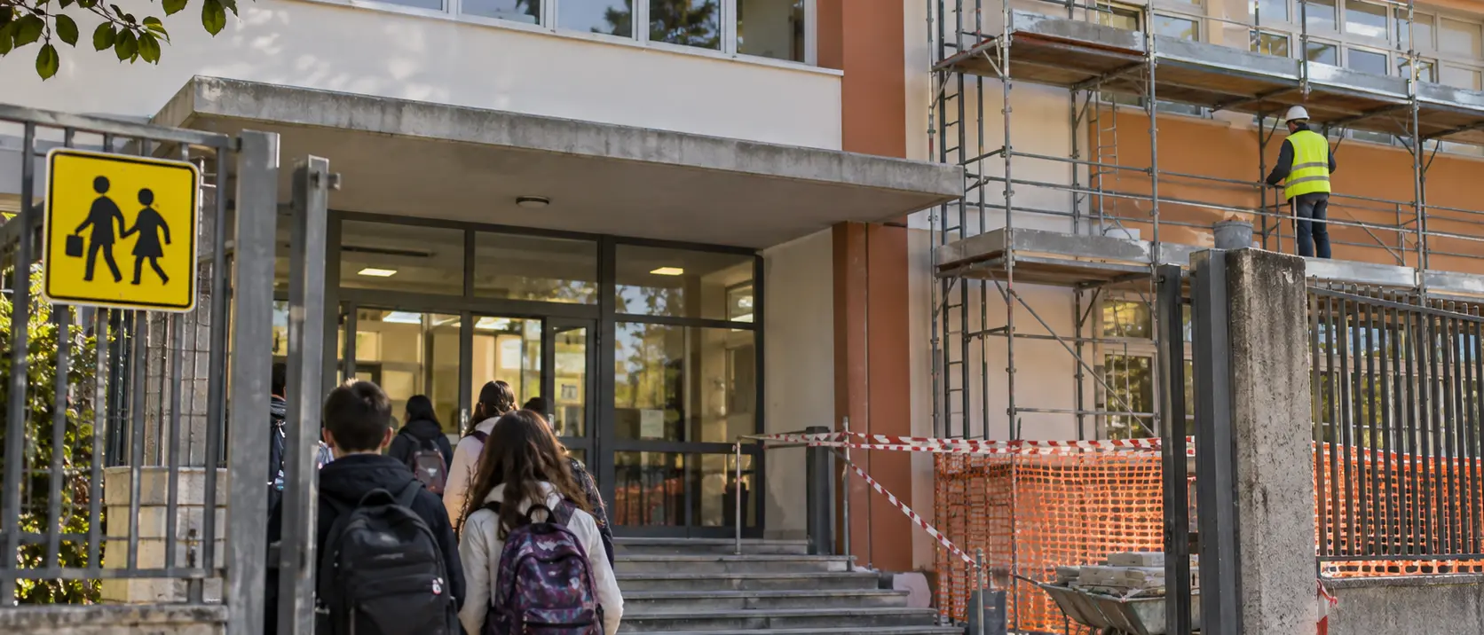 Vibo, quasi 2 milioni di euro per mettere in sicurezza sette scuole: ecco gli edifici interessati. Altri 500mila per Bivona e la rete idrica\n