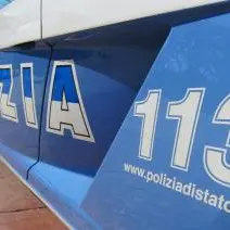Reggio, si barrica in casa e minaccia di togliersi la vita: salvato dai poliziotti\n