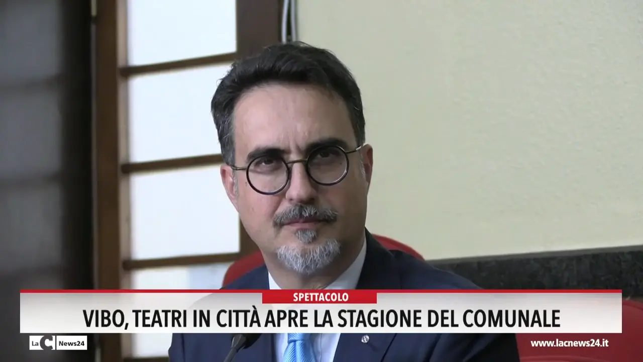 Vibo, Teatri in città apre la stagione del comunale