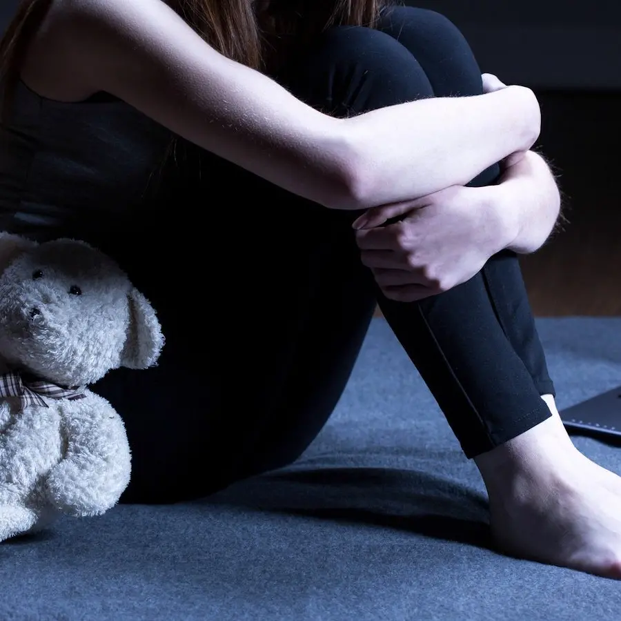 Tortora, dettagli shock sulla minorenne: costretta ad assumere droga prima delle violenze sessuali\n