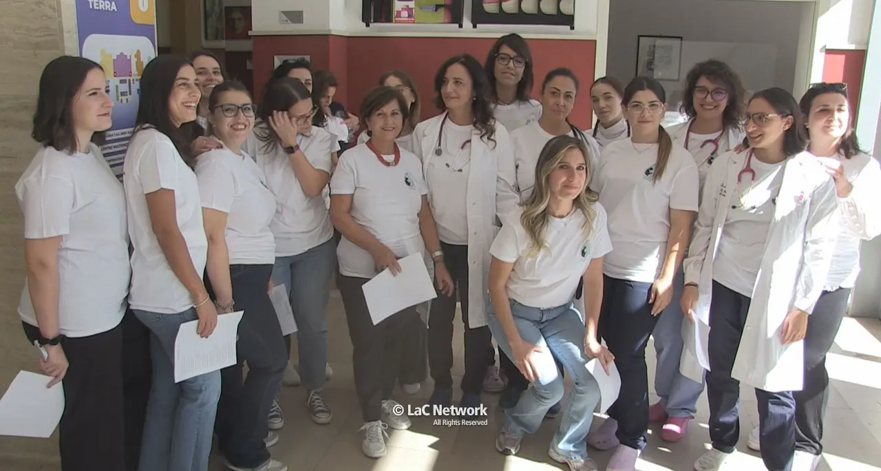 Io allatto a km zero. Anche all’Annunziata di Cosenza il flash mob per sostenere le neomamme –\u00A0VIDEO\n