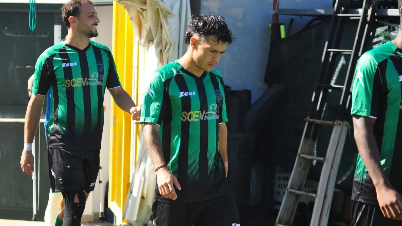 Eccellenza, Palmese nel segno di Sabella: il fantagol argentino incanta al \"Lo Presti\" e mette i playoff nel mirino\n