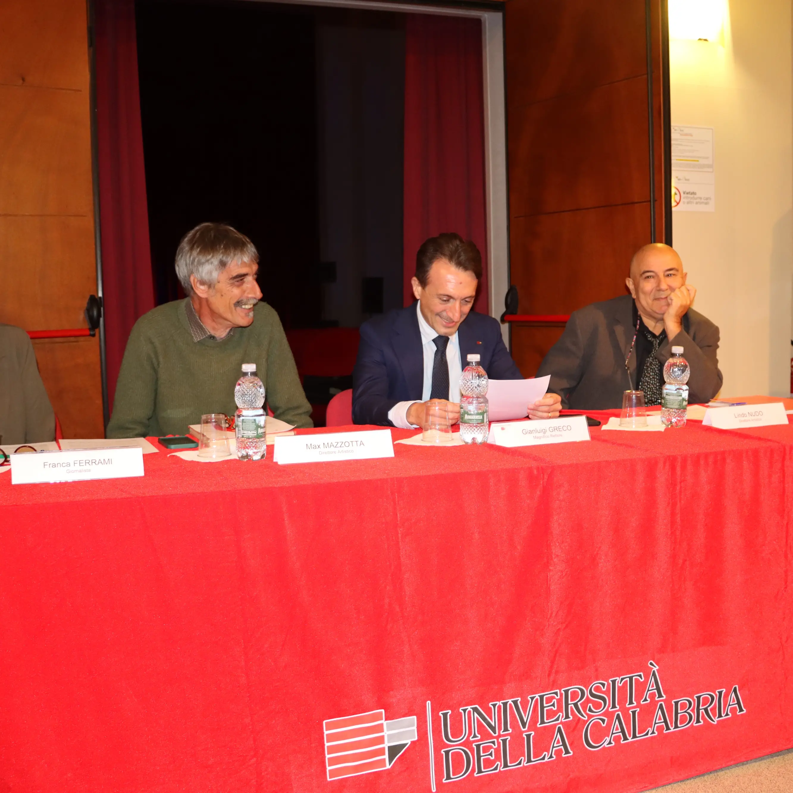 Piccolo Teatro Unical, nuova stagione tra spettacoli e laboratori: «Il teatro aiuta a crescere e a porsi domande»\n