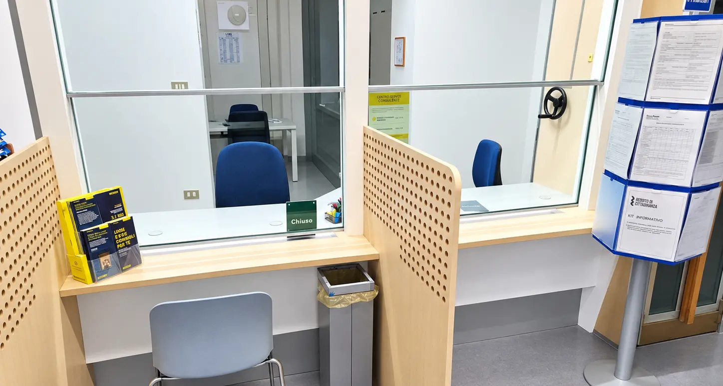 Lavori finiti, a\u00A0Francavilla Angitola riapre l’ufficio postale: ora si possono richiedere anche passaporti e certificati anagrafici\n