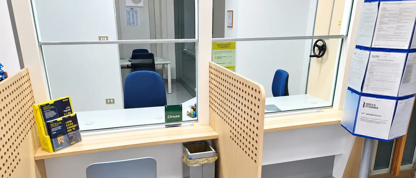 Lavori finiti, a\u00A0Francavilla Angitola riapre l’ufficio postale: ora si possono richiedere anche passaporti e certificati anagrafici\n