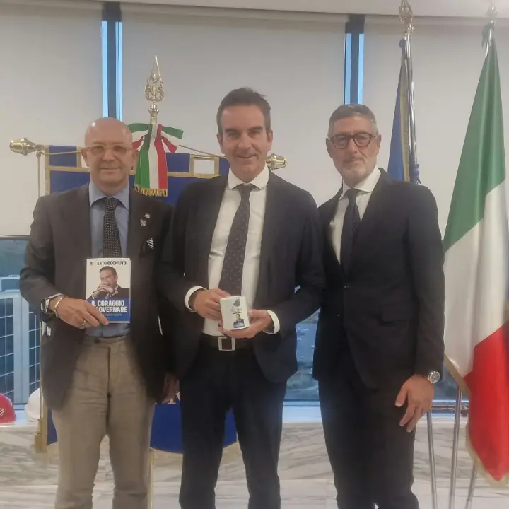 <p>Cascasi incontra Occhiuto per rilanciare il progetto turistico di Vibo Marina: sul tavolo l’investimento da 27 milioni di euro preda della burocrazia</p>