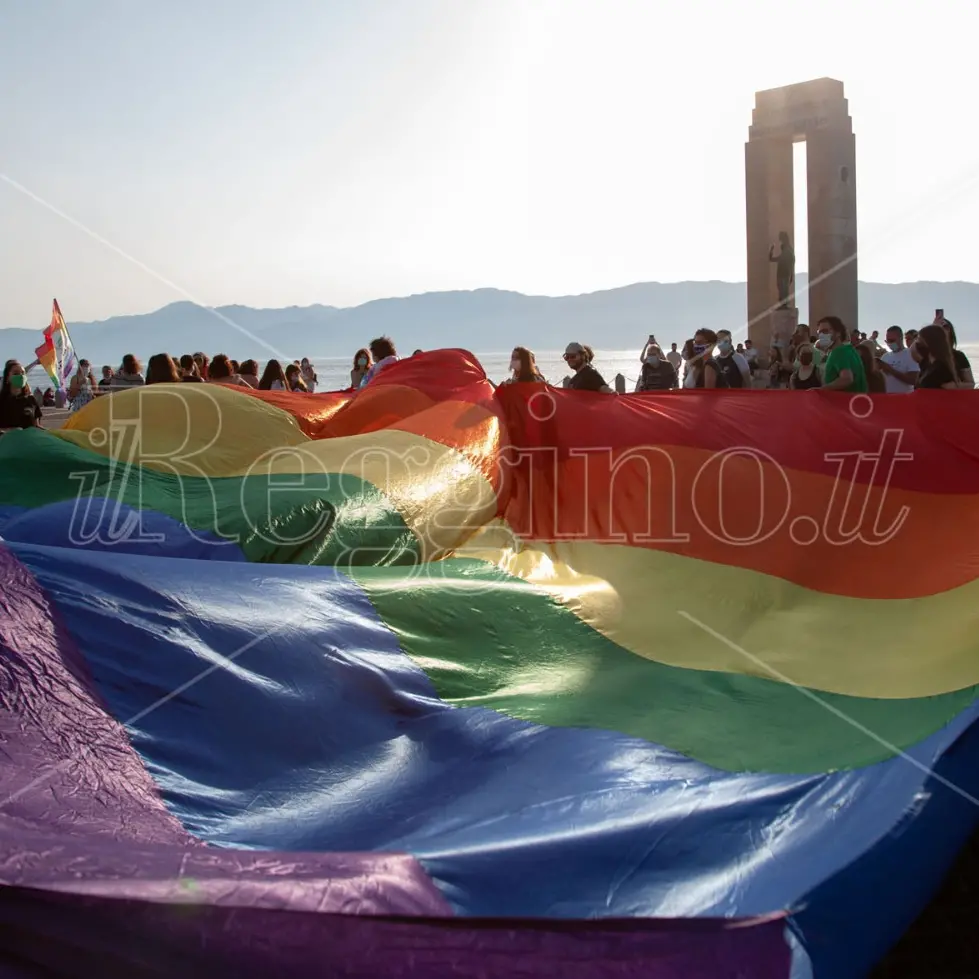 Italia fuori dalla Rete europea dei Garanti per l’infanzia e l’adolescenza, Arcigay Reggio: «Una scelta allarmante. I diritti dei minori Lgbtqia+\u00A0non sono un’ideologia»\n