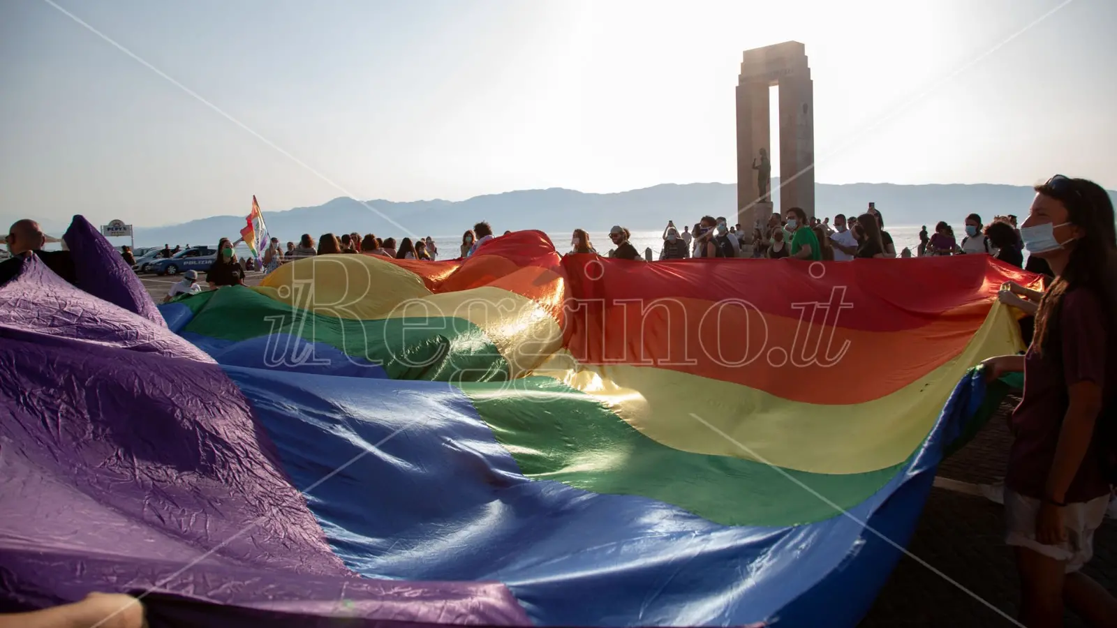 La presidente Michela Calabr\\u00F2: \\u00ABIl Parlamento approvi la legge contro le discriminazioni determinate dall\\u2019orientamento sessuale e l\\u2019identit\\u00E0 di genere\\u00BB