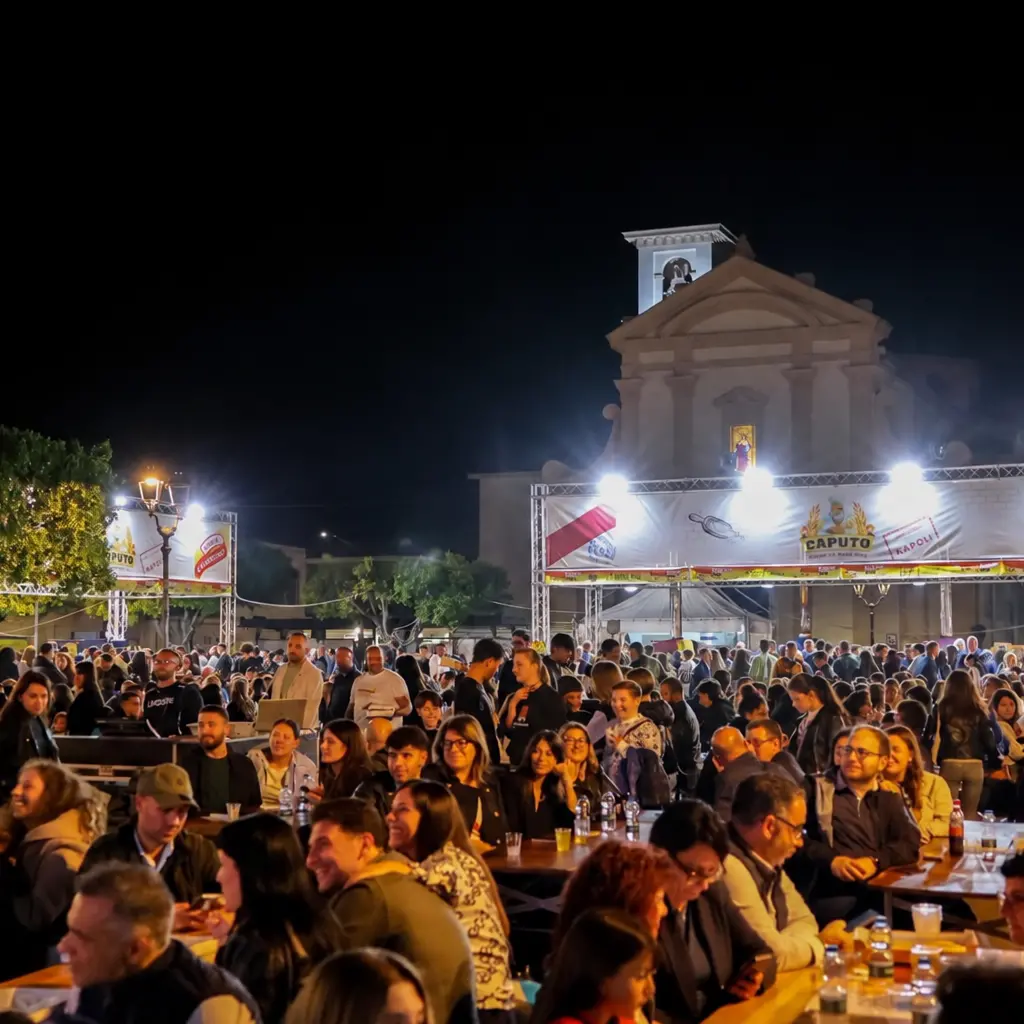 Siderno, al via PizzaVille: il festival della pizza tra sapori calabresi, musica e solidarietà\n