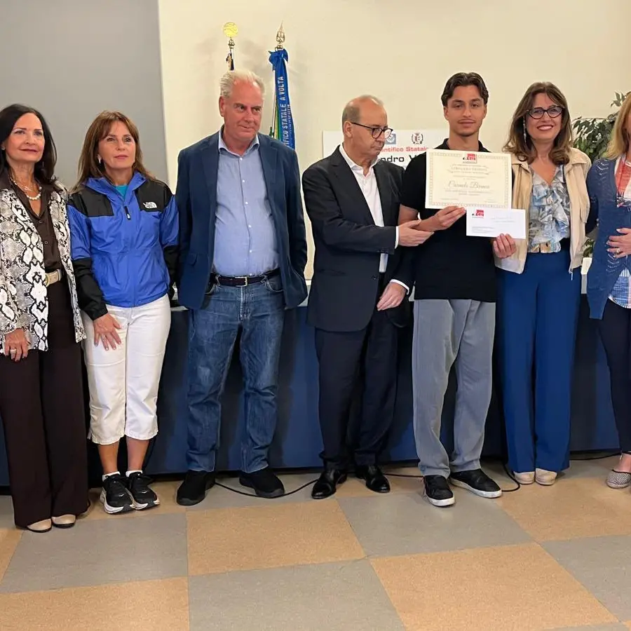 Al liceo scientifico “Alessandro Volta”consegnato il premio di studio Girolamo Tripodi\n