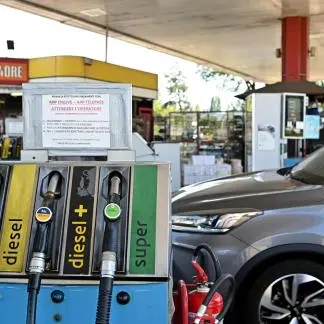 Eni, oltre 150 distributori Enilive in Puglia senza carburante\n\n\n