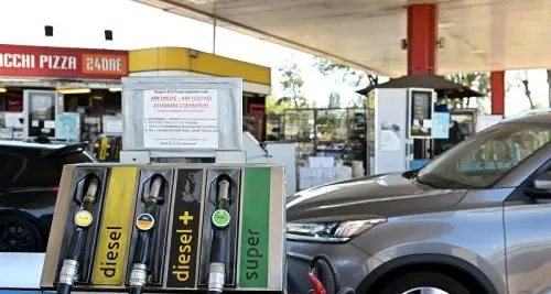 Eni, oltre 150 distributori Enilive in Puglia senza carburante\n\n\n