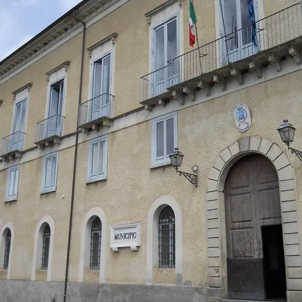 Acri, il Comune sbaglia l’ordinanza sull’acqua e la corregge dopo nove ore\n\n\n