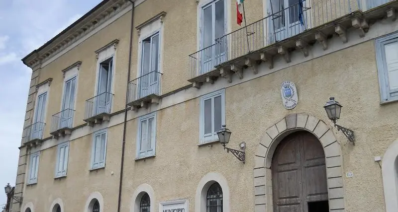 Acri, il Comune sbaglia l’ordinanza sull’acqua e la corregge dopo nove ore\n\n\n