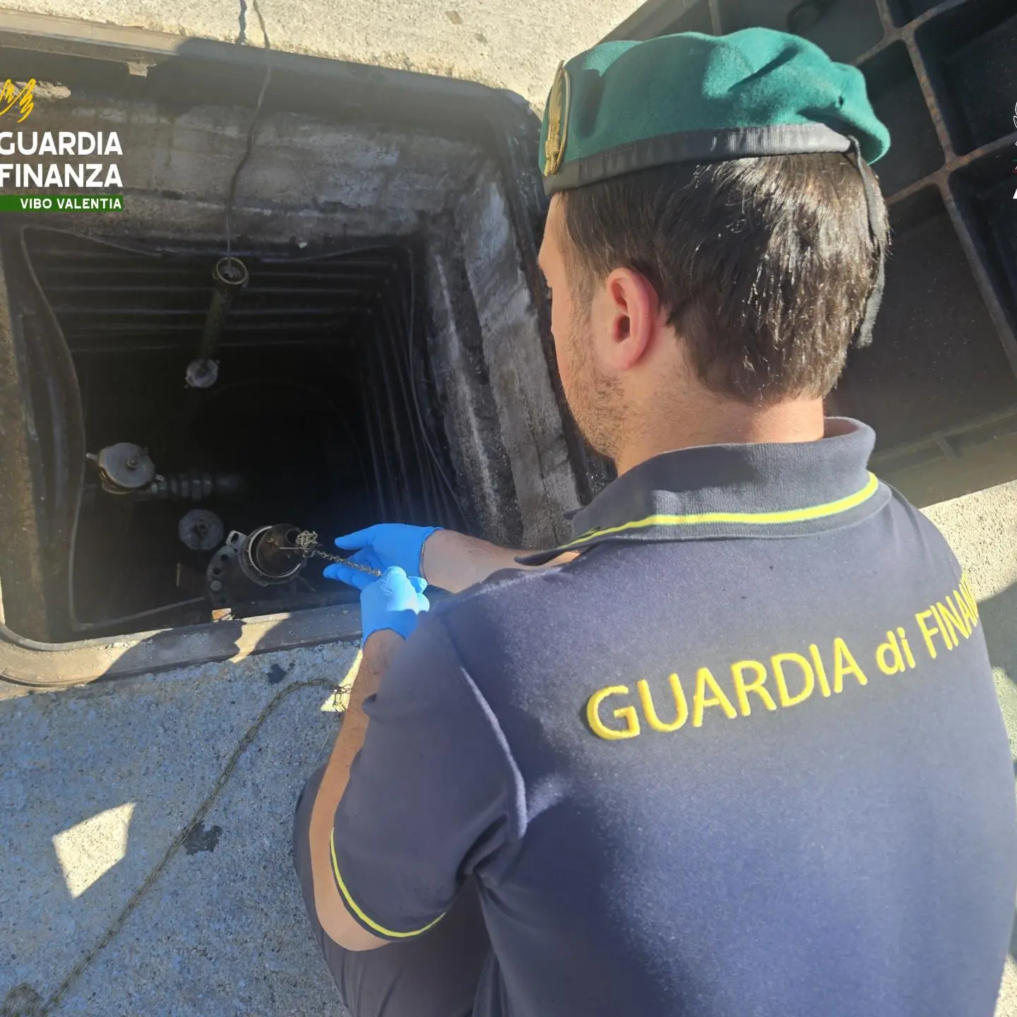<p>Diesel fuori norma in un distributore vibonese, la Finanza sequestra oltre 6mila litri di gasolio</p>