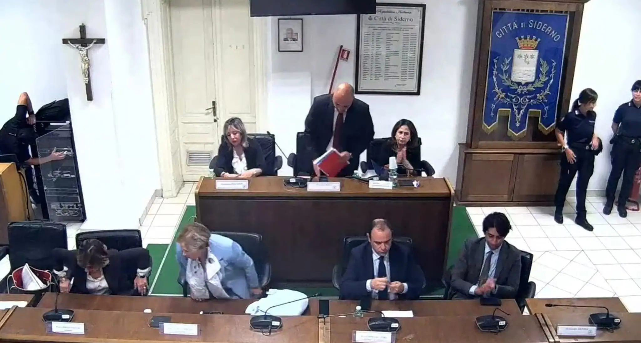 Siderno, il Consiglio comunale aperto dice no alla violenza\n