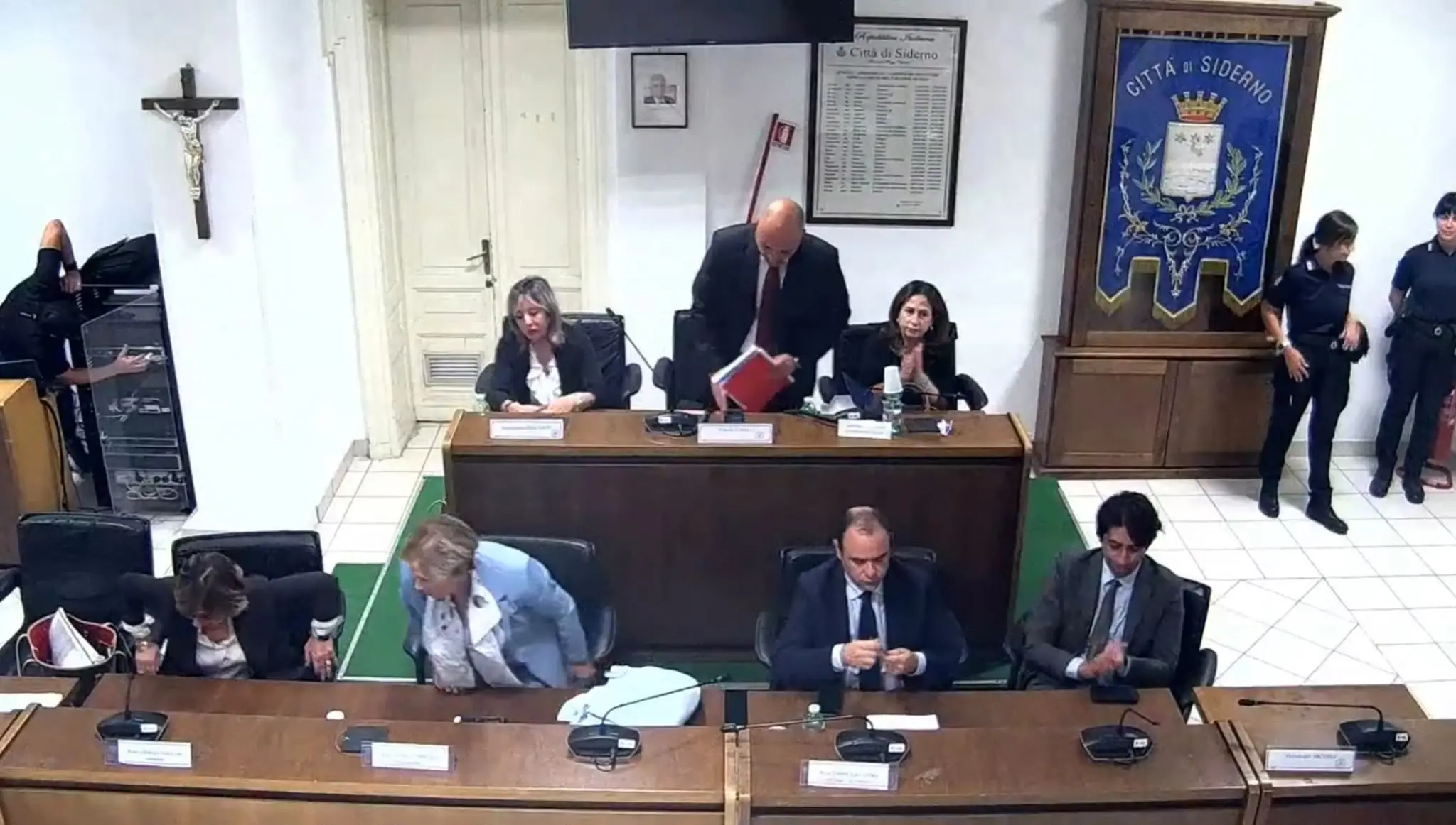 Siderno, il Consiglio comunale aperto dice no alla violenza\n