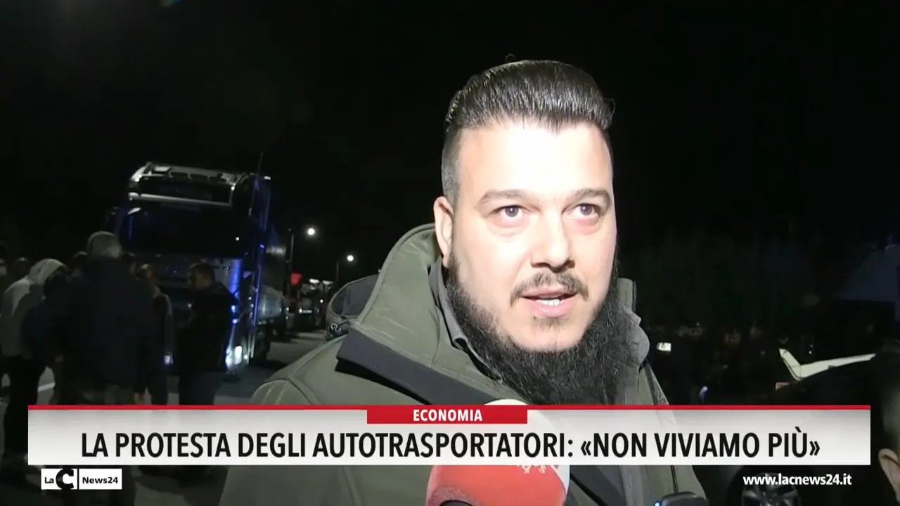 La protesta degli autotrasporti: \"Non viviamo più\"