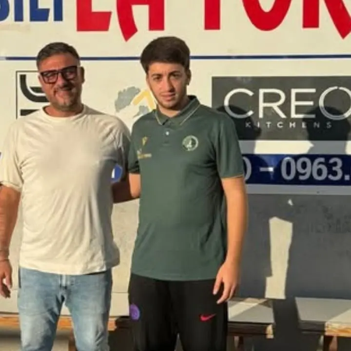 Promozione B, colpo in attacco per il Capo Vaticano: ufficiale l'ingaggio del talento Luca Giurlanda\n