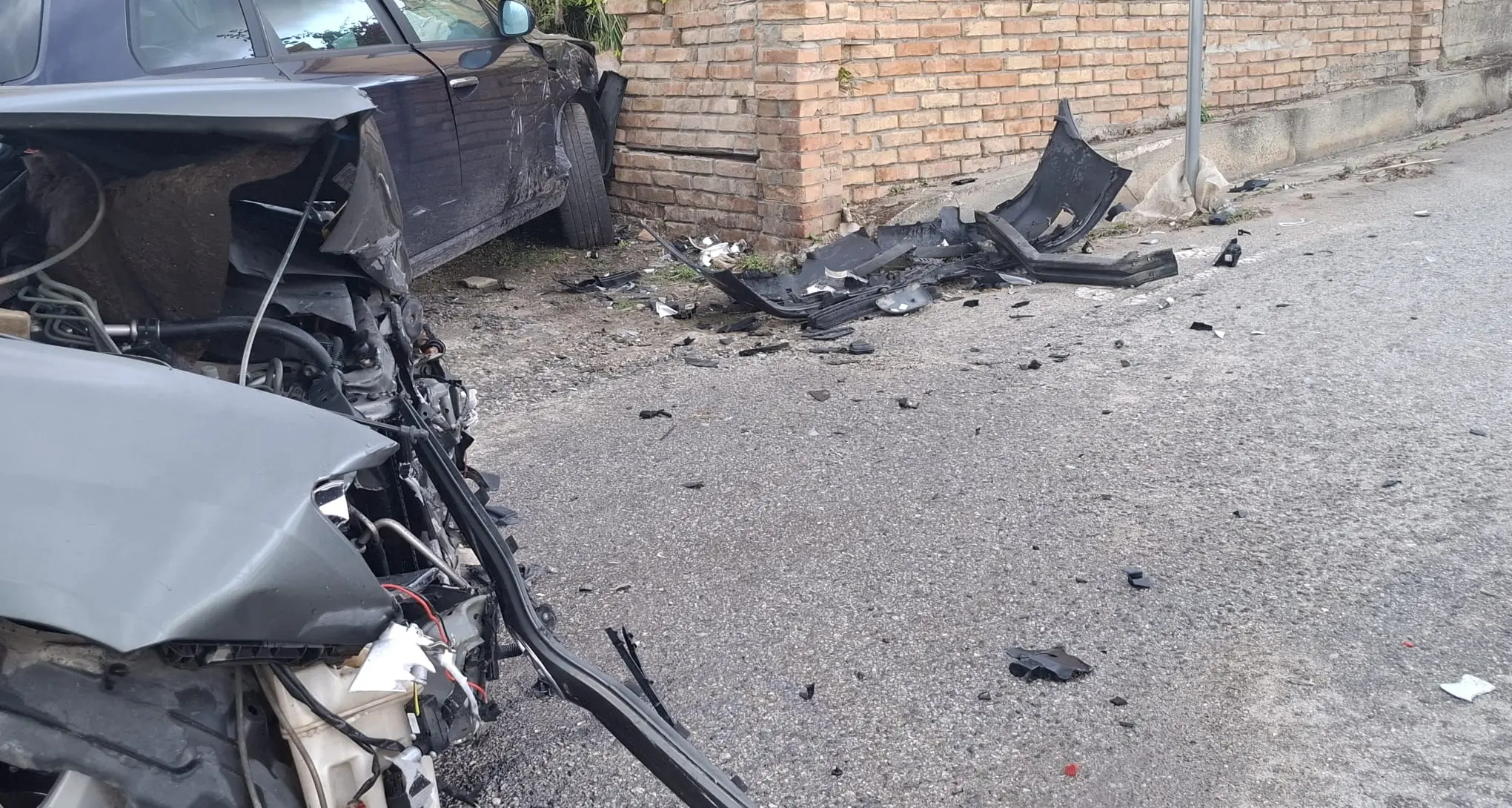 Violento impatto tra due auto alle porte di Briatico: l’incrocio di Punta Safò teatro di una nuova tragedia sfiorata\n